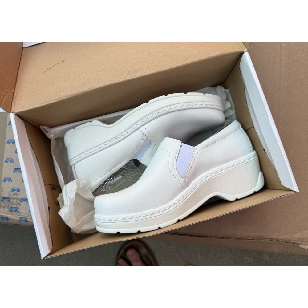 Klogs Naples White Leather Slip Resistant Nursing Shoes Women's 8M New Box